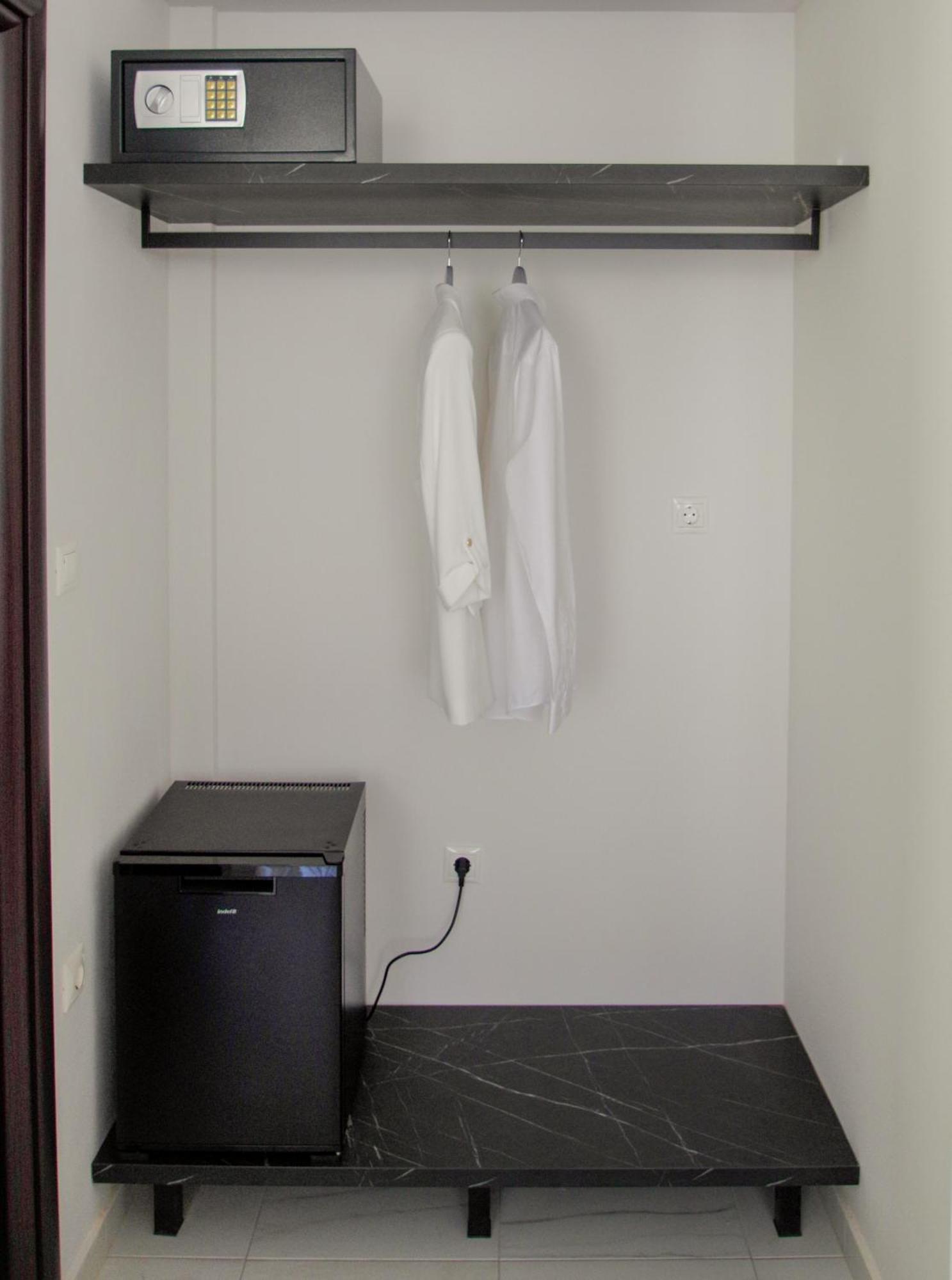 Atrium Apartment *