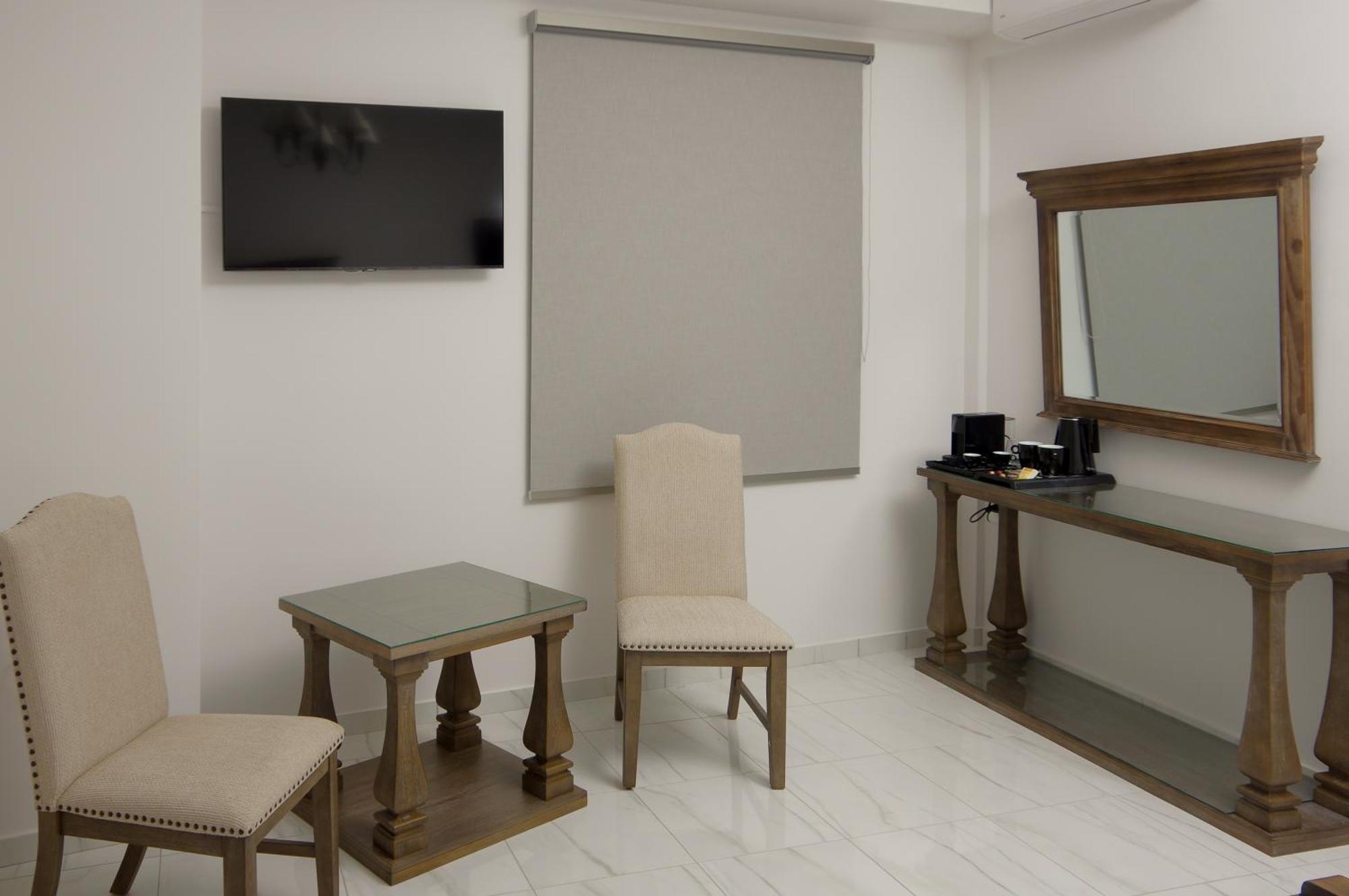 Atrium Apartment *